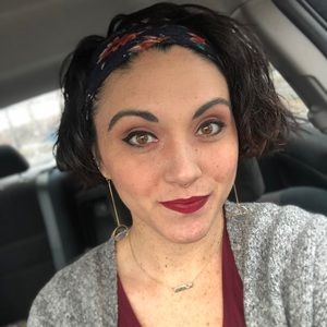 Meet your Posher, Scarlet